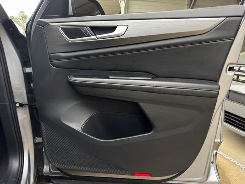 Used 2024 Volkswagen Atlas Cross Sport SE image 22