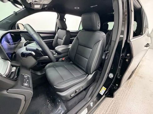 Certified 2025 Buick Enclave Preferred image 9