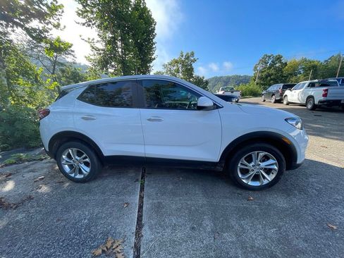 Used 2021 Buick Encore GX Preferred w/ Cold Weather Comfort Package AWD/4WD image 5
