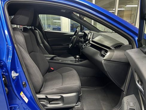 Certified 2018 Toyota C-HR XLE image 19