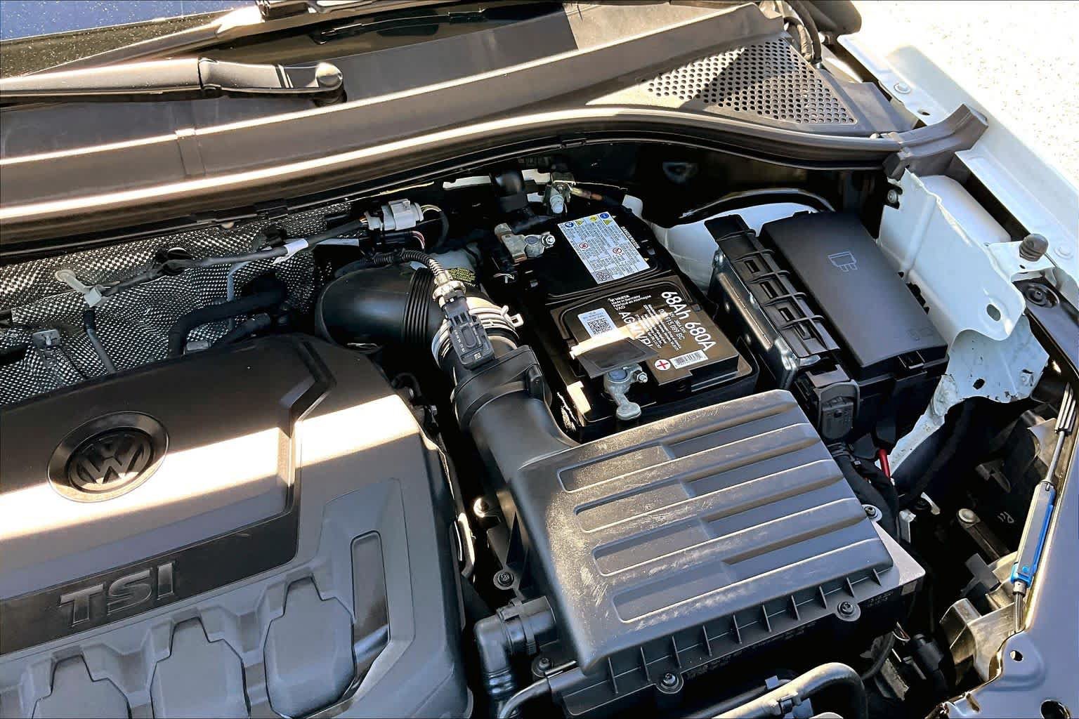 Used 2021 Volkswagen Tiguan SE w/ Panoramic Sunroof Package FWD image 33