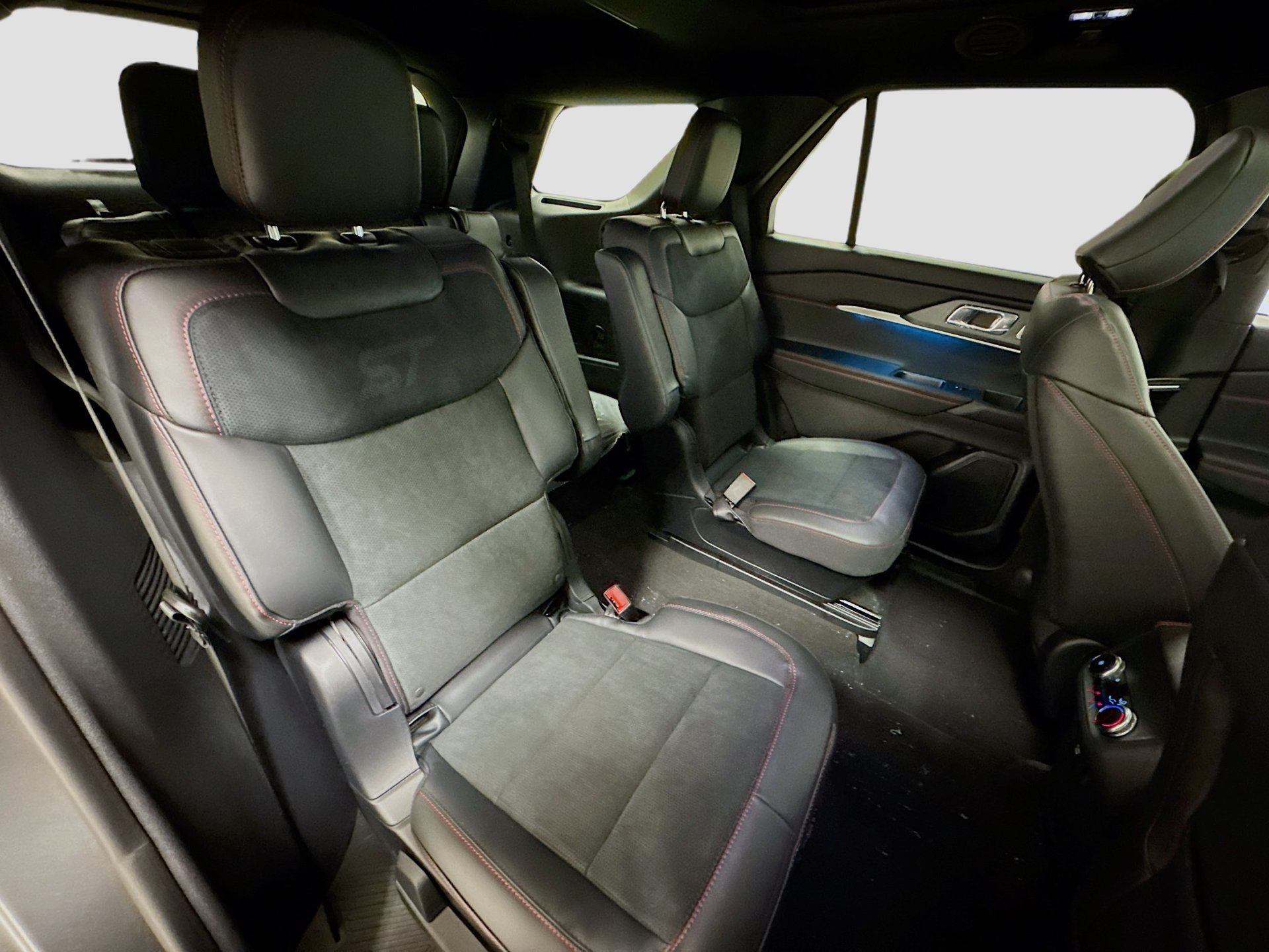 Used 2026 Ford Explorer ST w/ Sun And Sound Package AWD/4WD image 29