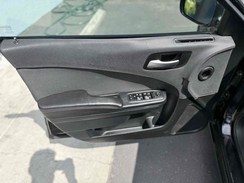 Used 2018 Dodge Charger SXT w/ Blacktop Package image 21