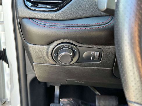 Used 2024 Dodge Durango GT image 20