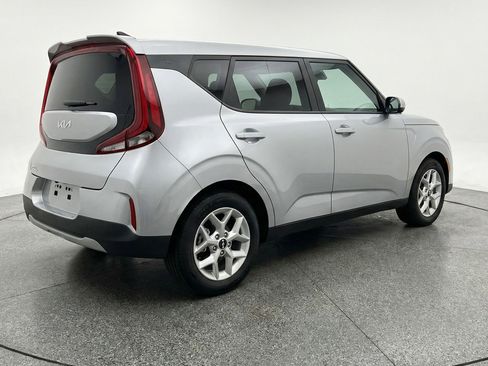 Used 2025 Kia Soul FWD image 9