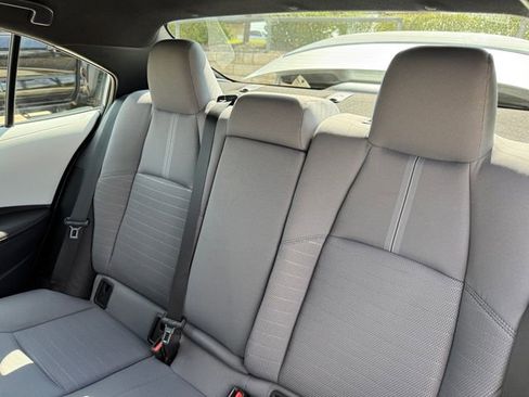 Used 2025 Toyota Corolla SE image 28