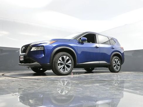 Used 2023 Nissan Rogue SV image 47