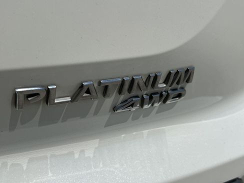 Used 2023 Nissan Pathfinder Platinum AWD/4WD image 5