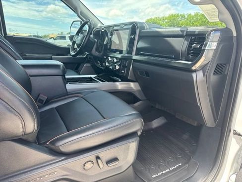 Used 2025 Ford F350 Lariat w/ Lariat Ultimate Package AWD/4WD image 25