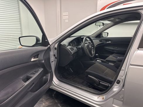 Used 2010 Honda Accord LX image 5