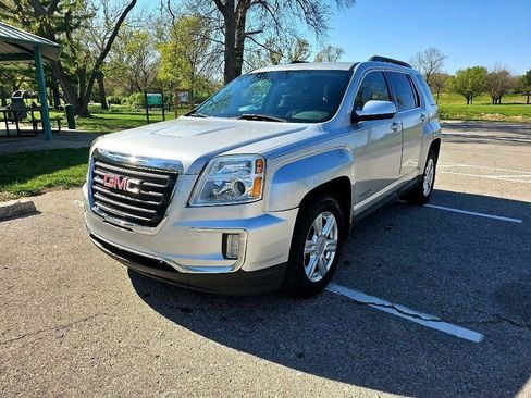 Used 2016 GMC Terrain SLE FWD image 1