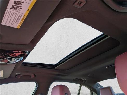 Used 2025 BMW i5 eDrive40i w/ Premium Package image 17