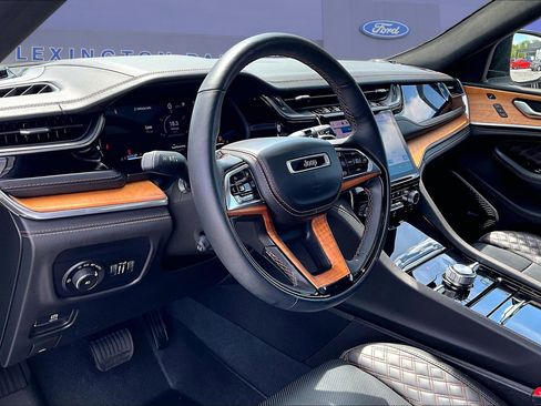 Used 2023 Jeep Grand Cherokee L Summit image 17