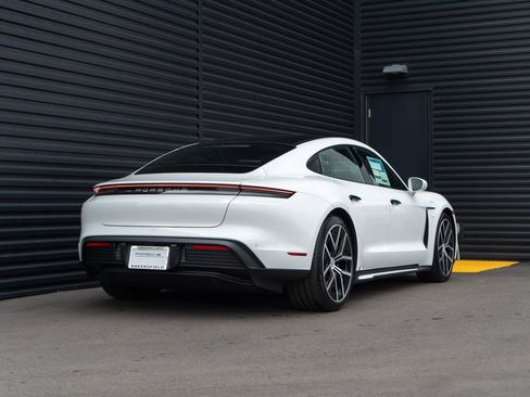 New 2026 Porsche Taycan image 9