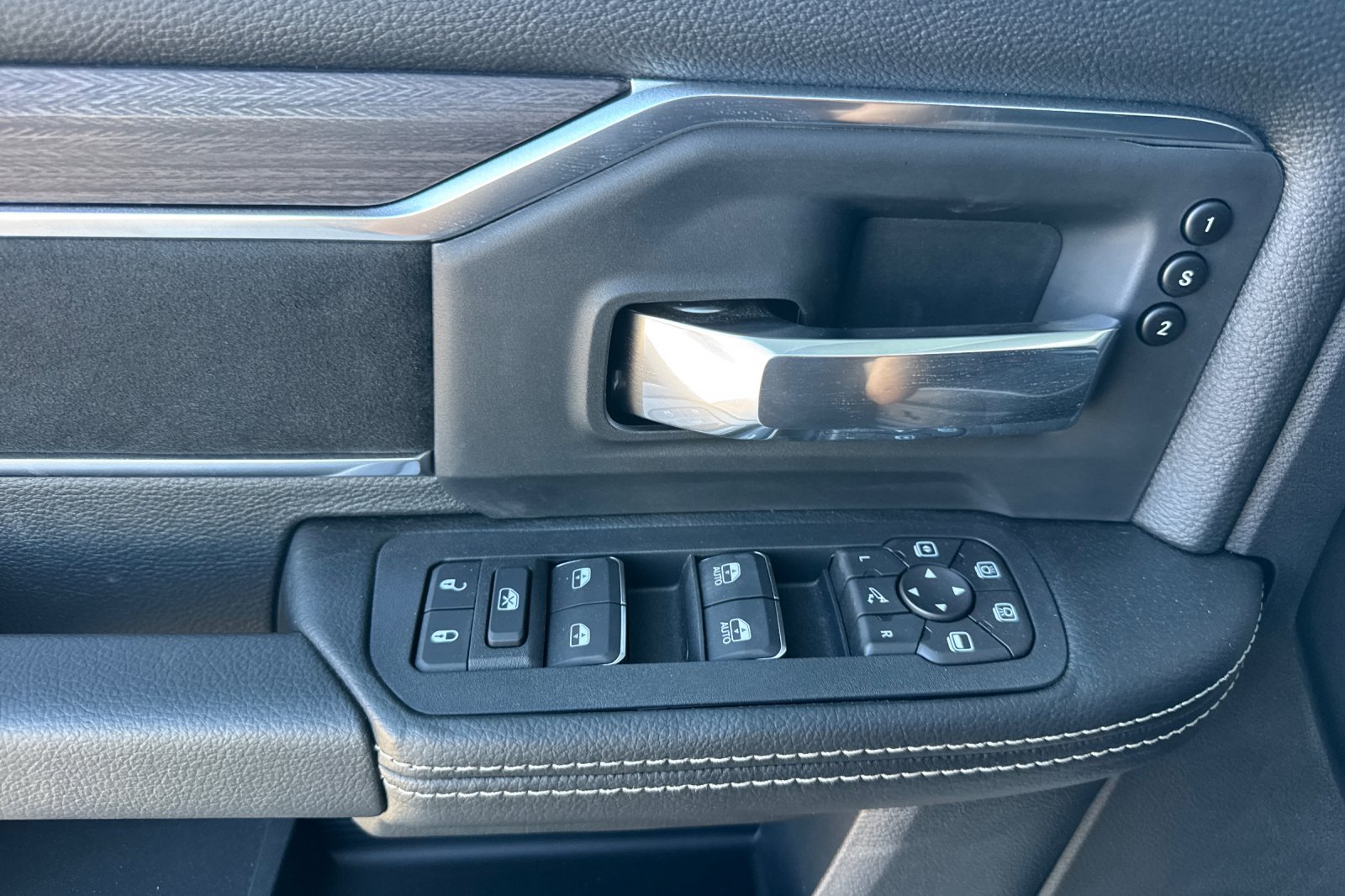 New 2026 RAM 2500 Laramie w/ Night Edition AWD/4WD image 10