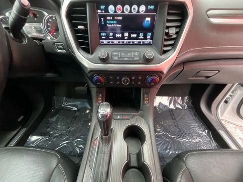 Used 2018 GMC Acadia SLT image 33