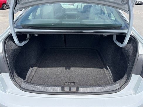 Used 2019 Volkswagen Jetta SEL Premium image 14