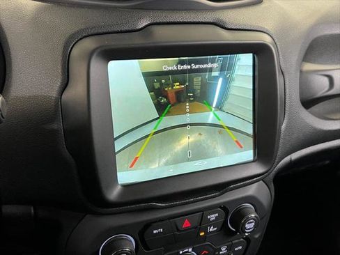 Certified 2022 Jeep Renegade Altitude w/ Sun/Sound Group image 29