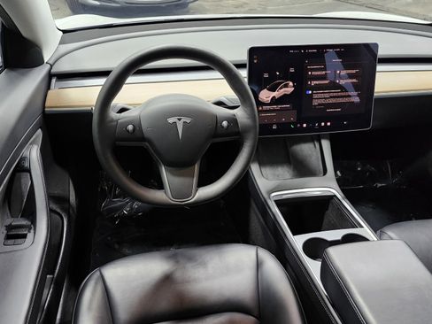 Used 2021 Tesla Model 3 Standard Range Plus image 26