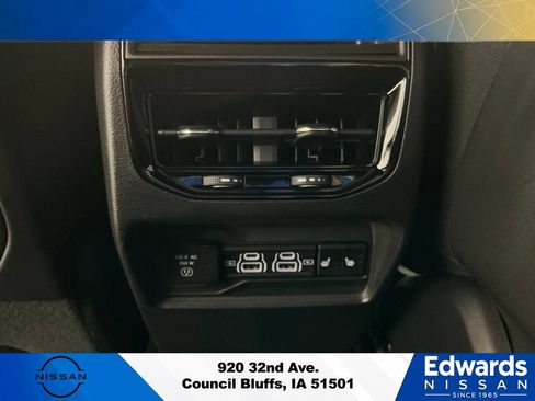 Used 2022 Jeep Grand Cherokee Trailhawk w/ Advanced Protech Group II AWD/4WD image 16