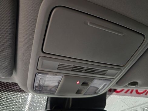 Used 2025 Honda Ridgeline Sport image 30