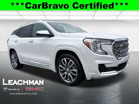 Used 2024 GMC Terrain Denali w/ Denali Premium Package AWD/4WD image 1