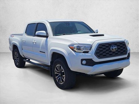 Used 2021 Toyota Tacoma TRD Sport w/ Technology Package AWD/4WD image 3