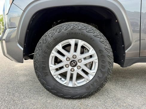 Used 2025 Toyota Tundra SR5 w/ SR5 Convenience Package AWD/4WD image 19