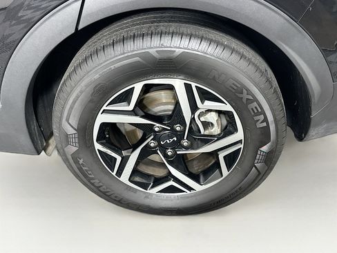 Used 2024 Kia Sportage LX image 11
