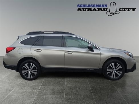 Used 2018 Subaru Outback 2.5i Limited image 10