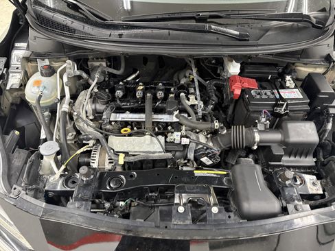 Used 2023 Nissan Versa SV image 8