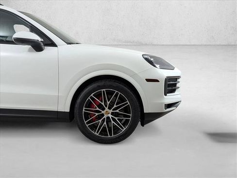 Certified 2024 Porsche Cayenne S AWD/4WD image 11