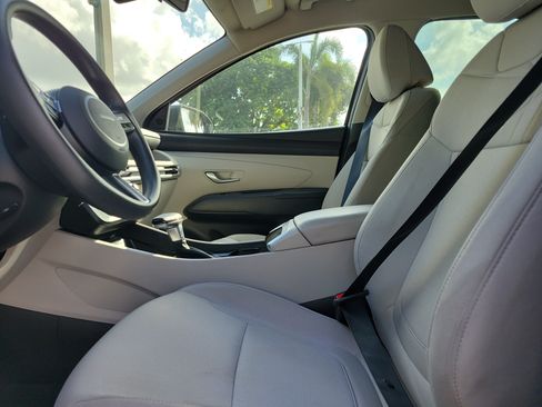 Used 2025 Hyundai Tucson SE FWD image 20