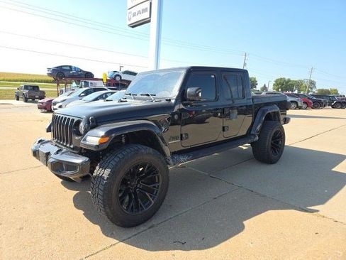 Used 2023 Jeep Gladiator Overland AWD/4WD image 3