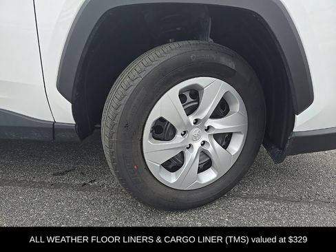 Used 2025 Toyota RAV4 LE AWD/4WD image 4