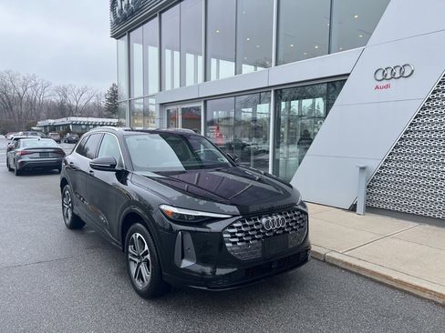 Used 2025 Audi Q5 Premium Plus w/ Premium Plus image 3