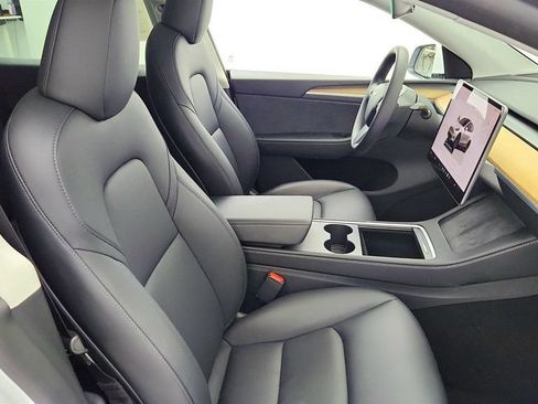 Used 2025 Tesla Model Y Long Range AWD/4WD image 29