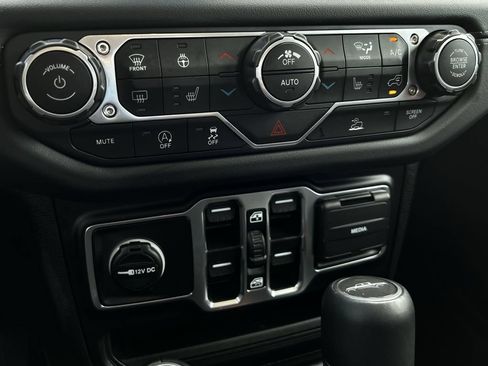 Used 2025 Jeep Gladiator Sport AWD/4WD image 20