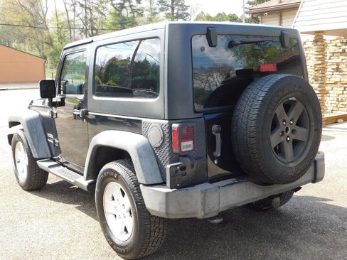 Used 2012 Jeep Wrangler Sport AWD/4WD image 7