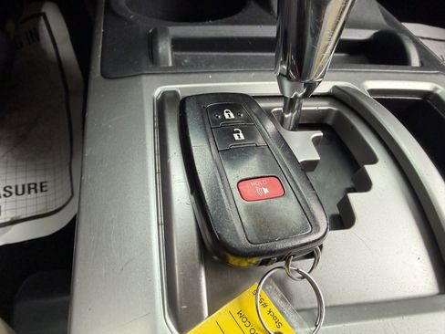 Used 2022 Toyota 4Runner SR5 image 43