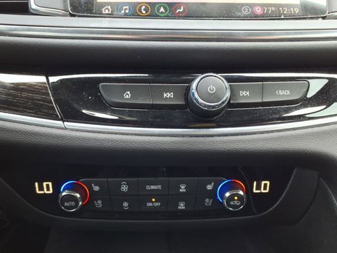 Used 2021 Buick Enclave Avenir w/ Avenir Technology Package image 22