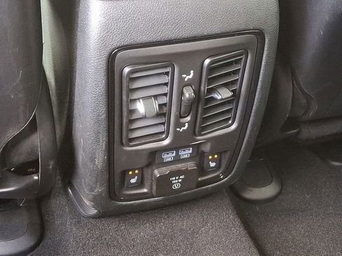 Used 2024 Dodge Durango GT image 12