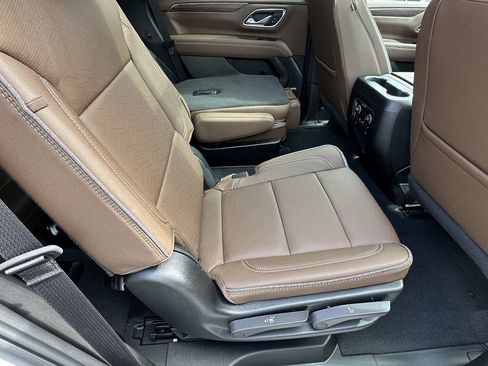 Used 2024 Chevrolet Tahoe High Country w/ Premium Package image 19