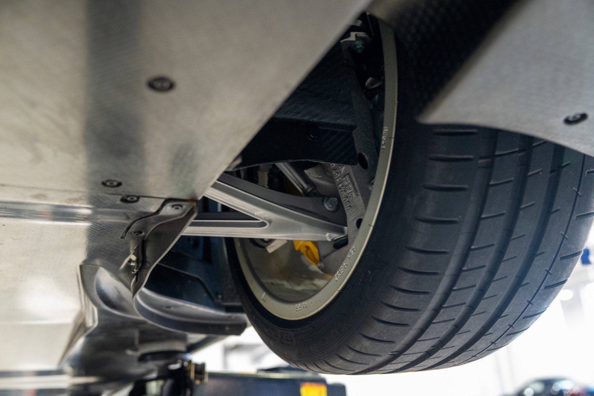 Used 2004 Porsche Carrera GT RWD image 81