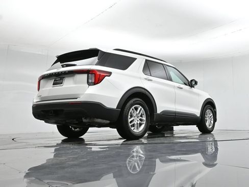 New 2026 Ford Explorer Active RWD image 46