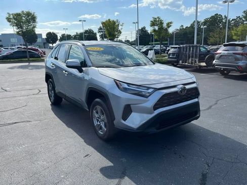 Used 2024 Toyota RAV4 XLE FWD image 4