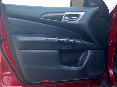 Used 2014 Nissan Pathfinder Platinum w/ Platinum Premium Package FWD image 21
