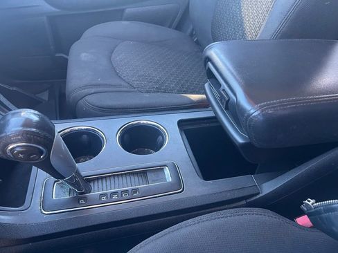 Used 2010 Chevrolet Traverse LT w/ Personal Connectivity Package image 23