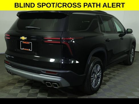 Used 2025 Chevrolet Traverse LT AWD/4WD image 11