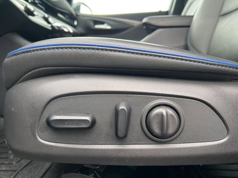 Used 2025 Buick Envista Sport Touring w/ Convenience I Package image 11